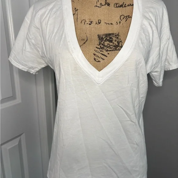 Good American White Short Sleeve V neck T-Shirt - Picture 3 of 8